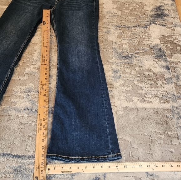 Shyanne Bootcut Embroidered pocket jeans. Women's size 32 short. 29.5' inseam - Picture 16 of 16